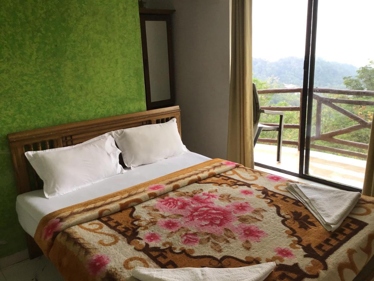Wild Elephant Eco Friendly Resort Munnar Exteriör bild