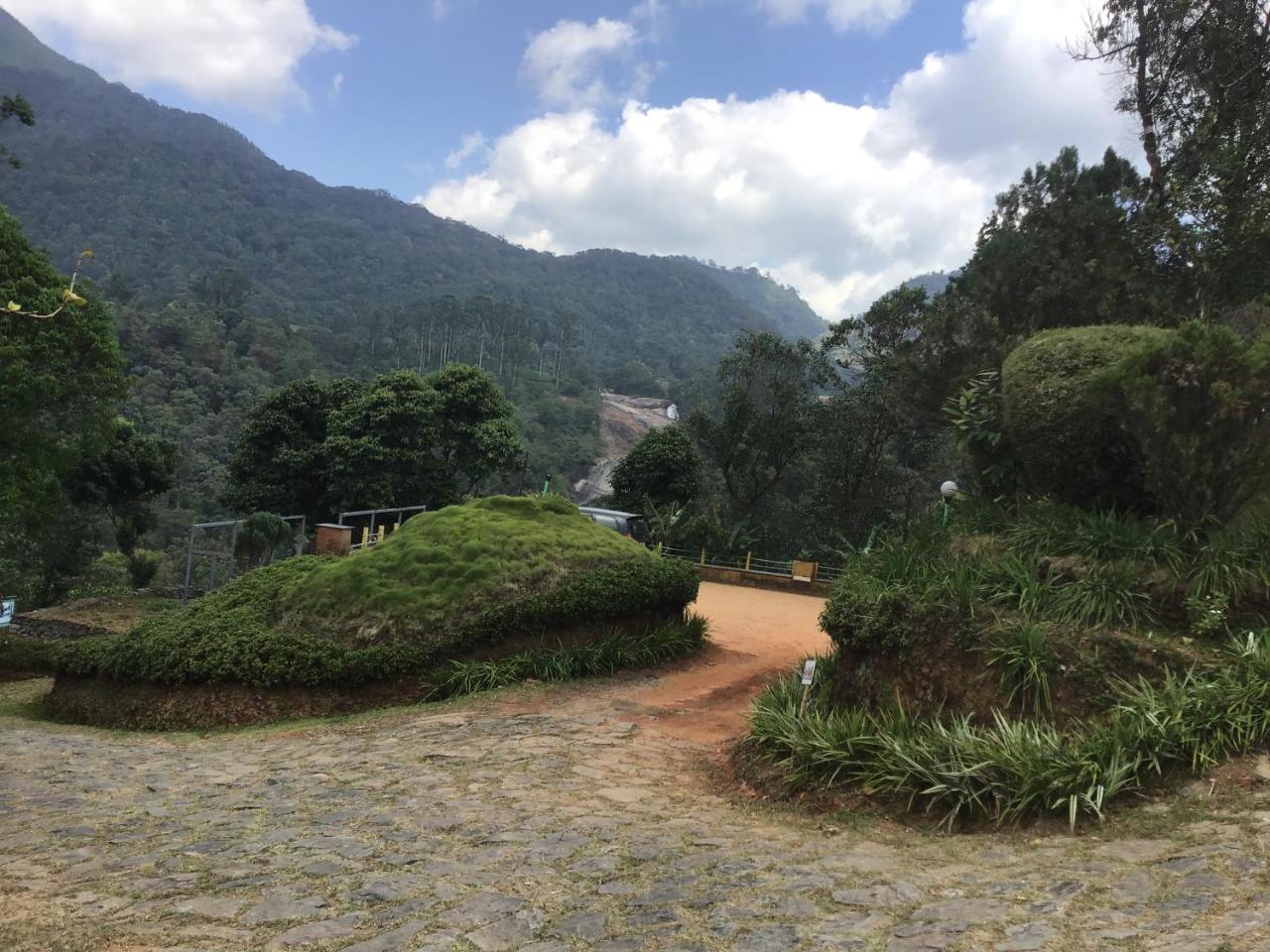 Wild Elephant Eco Friendly Resort Munnar Exteriör bild